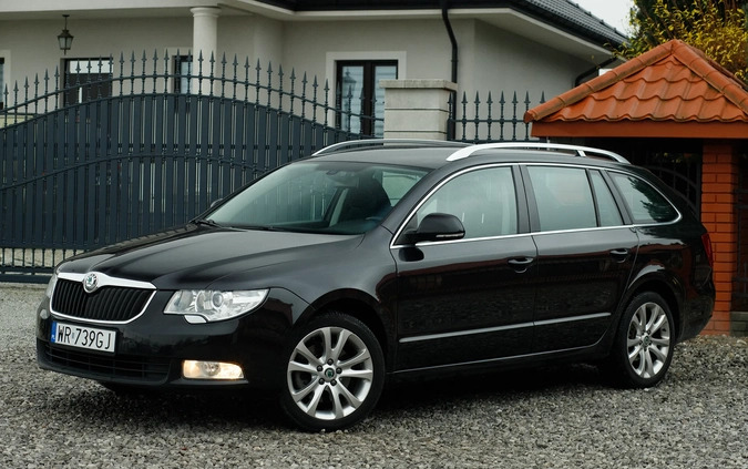 Skoda Superb cena 39900 przebieg: 218000, rok produkcji 2010 z Suwałki małe 704